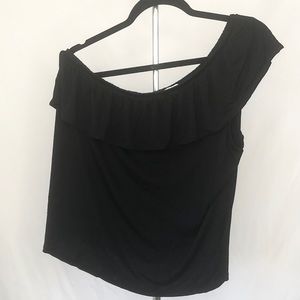 ✨black one shoulder blouse